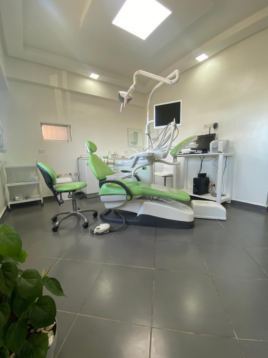 Dr. Hatim Rabih — Chirurgien Dentiste à Témara
